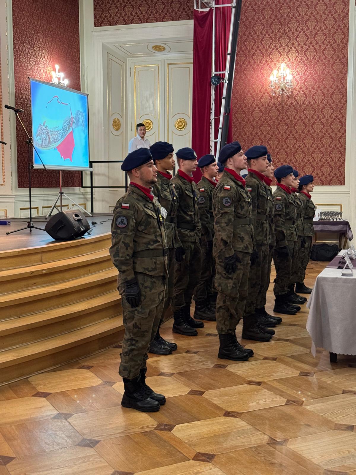 Międzyszkolny Konkurs Pieśni i Piosenki Patriotycznej "Mam serce biało-czerwone" - zdjęcie 17