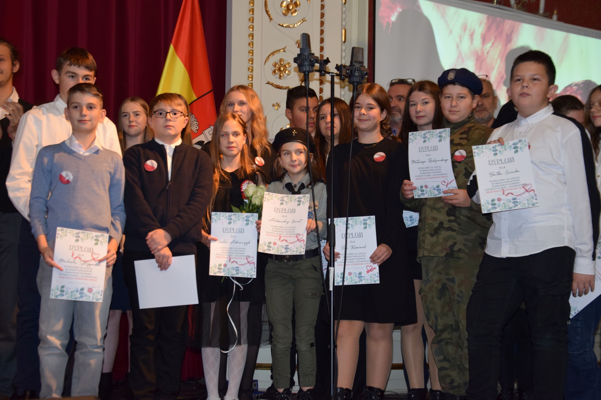 Międzyszkolny Konkurs Pieśni i Piosenki Patriotycznej "Mam serce biało-czerwone" - zdjęcie 19