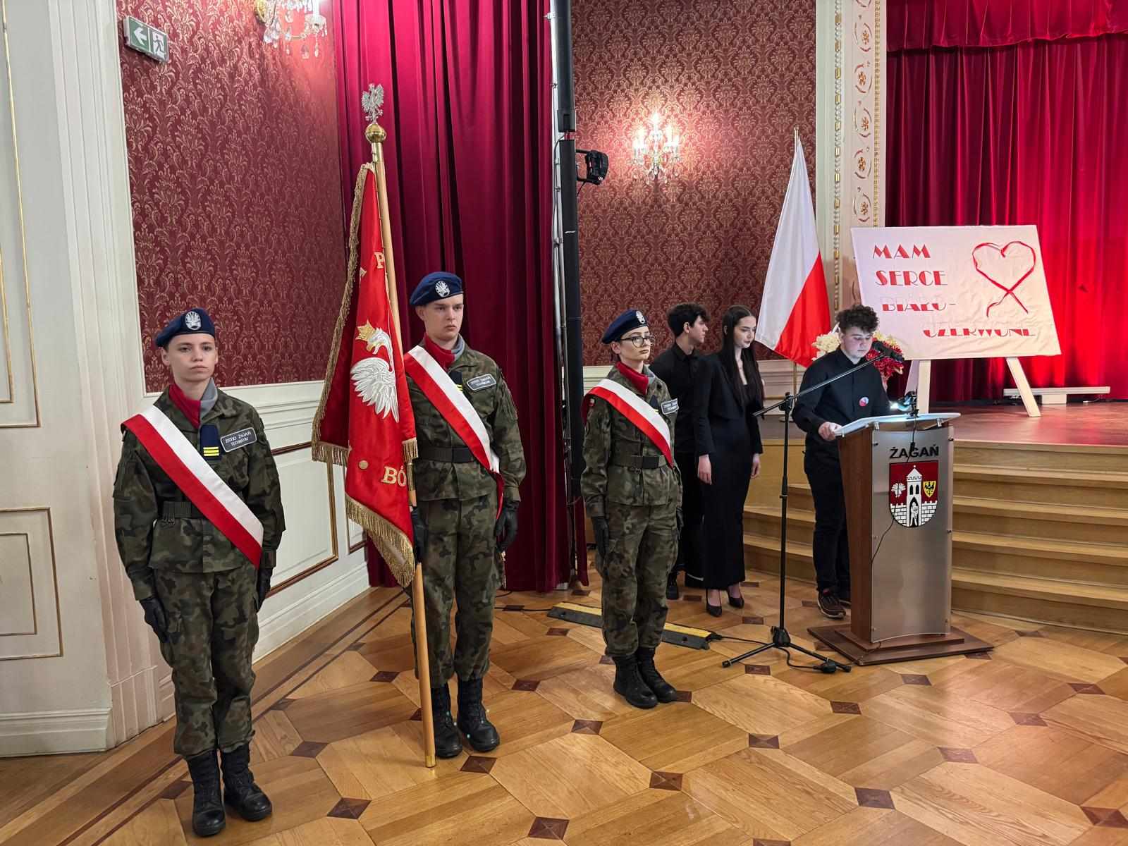 Międzyszkolny Konkurs Pieśni i Piosenki Patriotycznej "Mam serce biało-czerwone" - zdjęcie 25