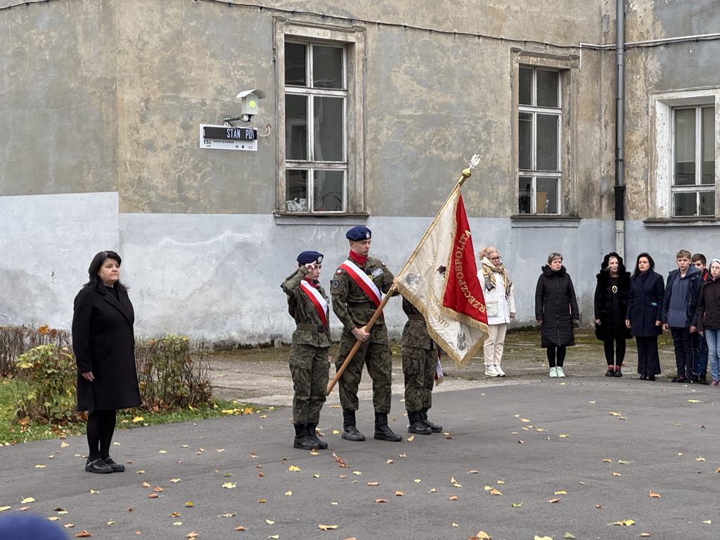 "Szkoła do hymnu" 2024- zdjęcie 12