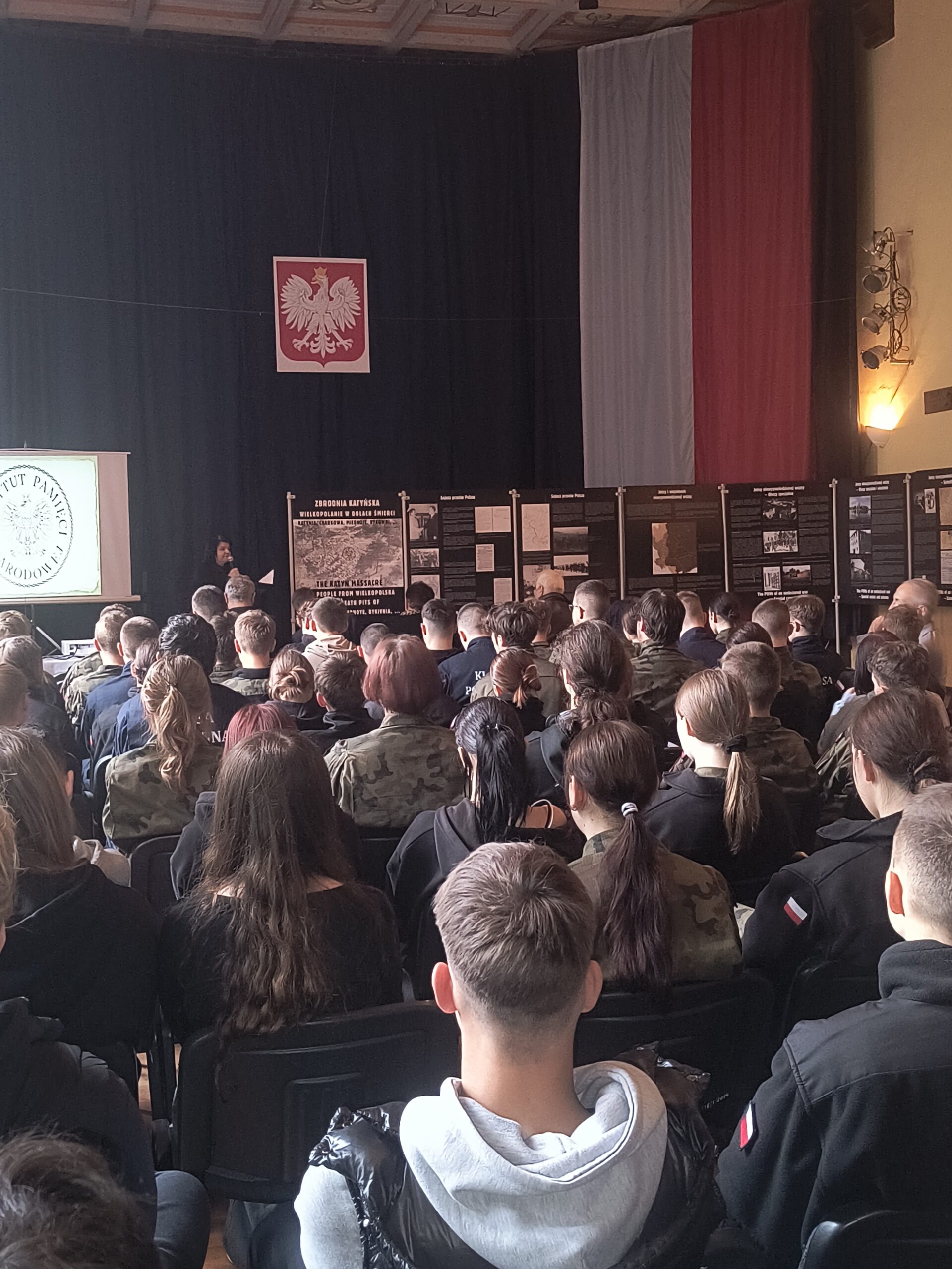 Otwarcie wystawy poświęconej zbrodni katyńskiej. - zdjęcie 1