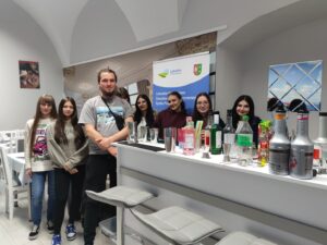 Sukces! Nasi uczniowie ukończyli kurs barmański! - zdjęcie 2