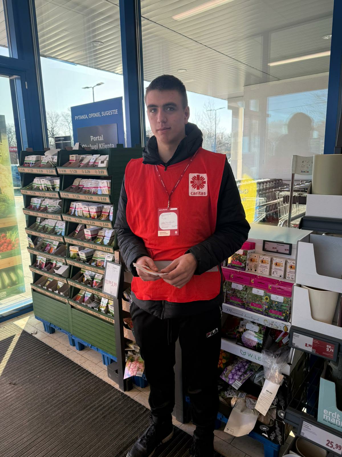 Szkolny caritas w akcji z Szprotawskim Oddziałem Caritas - zdjęcie 2