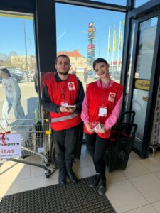 Szkolny caritas w akcji z Szprotawskim Oddziałem Caritas - zdjęcie 8