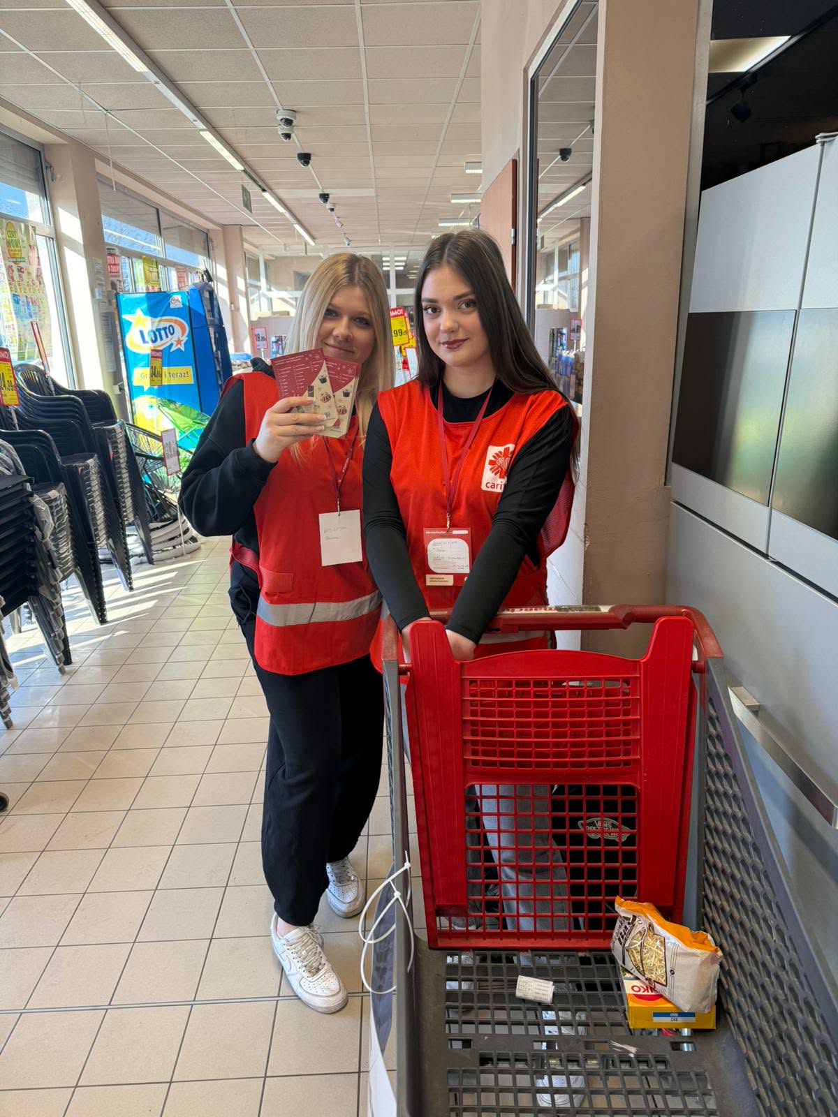 Szkolny caritas w akcji z Szprotawskim Oddziałem Caritas - zdjęcie 6