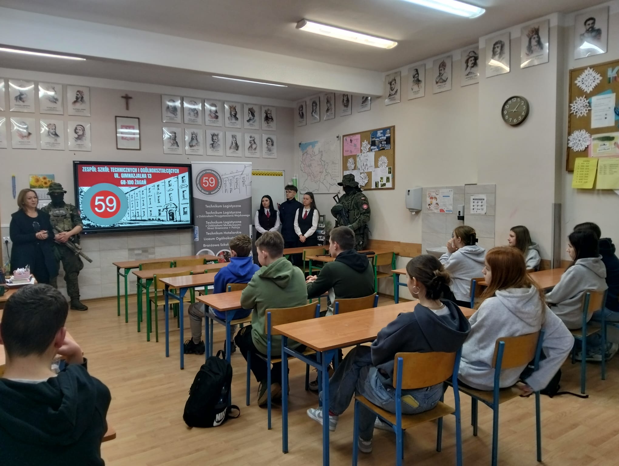 Wizyta w SP3 i SP4 w ramach promocji  - zdjęcie 5