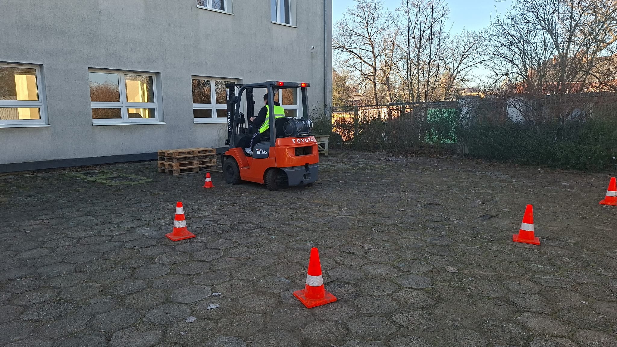 PRZYSZŁOŚĆ W RĘKACH NASZYCH UCZNIÓW!  - zdjęcie 1