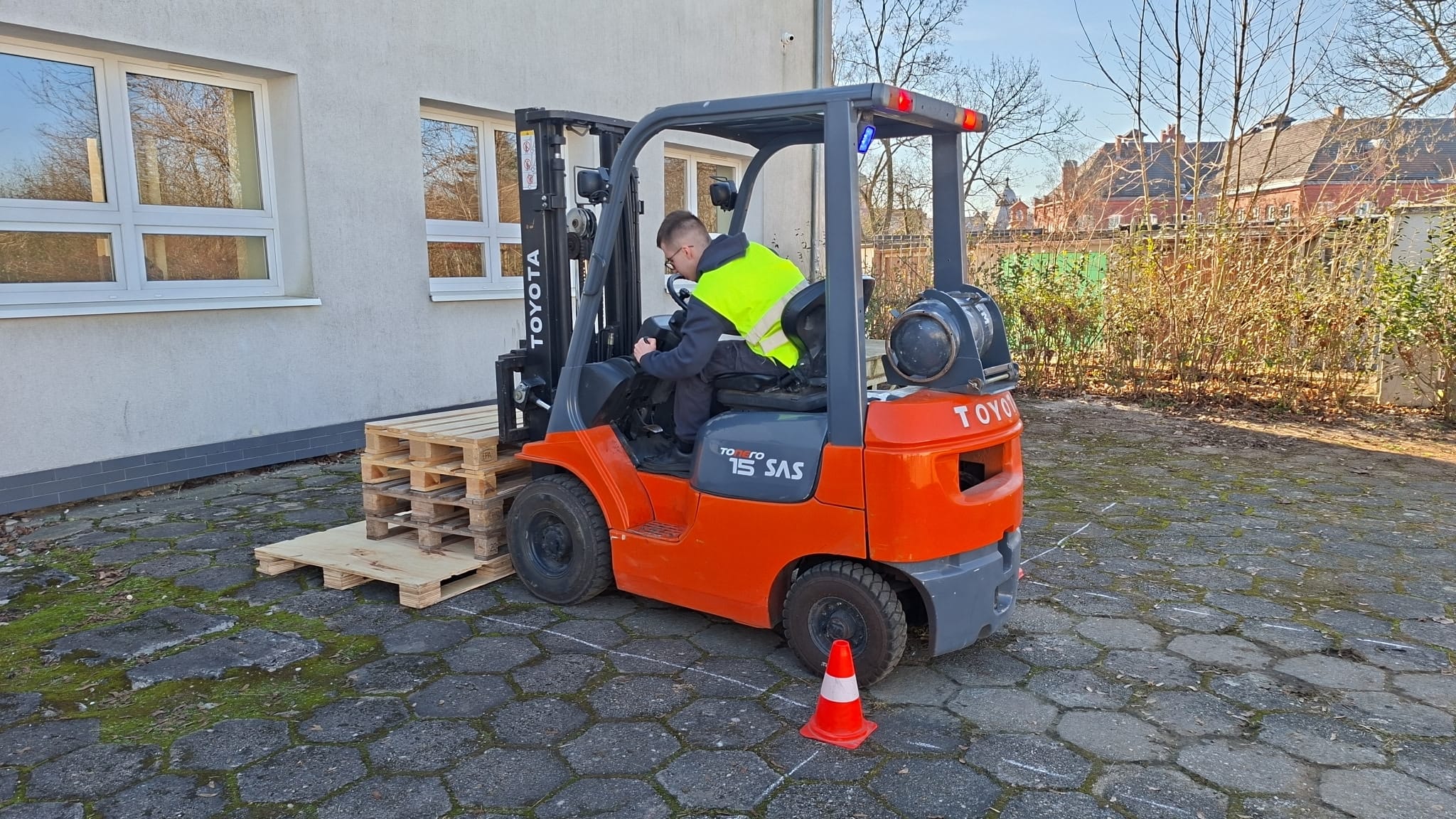 PRZYSZŁOŚĆ W RĘKACH NASZYCH UCZNIÓW!  - zdjęcie 3