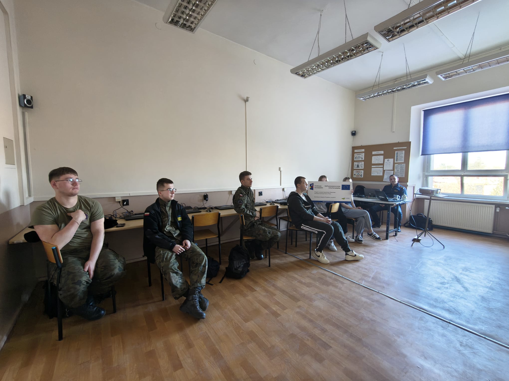 PRZYSZŁOŚĆ W RĘKACH NASZYCH UCZNIÓW!  - zdjęcie 4