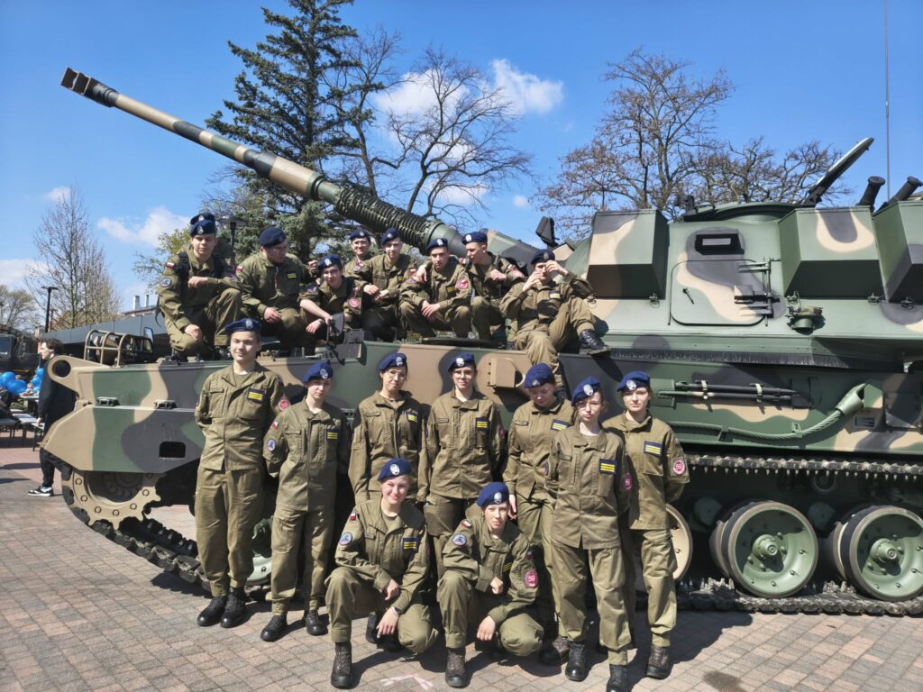 Udział uczniów klasy 3TLWB w Wojskowych Targach Służby i Pracy - zdjęcie 7