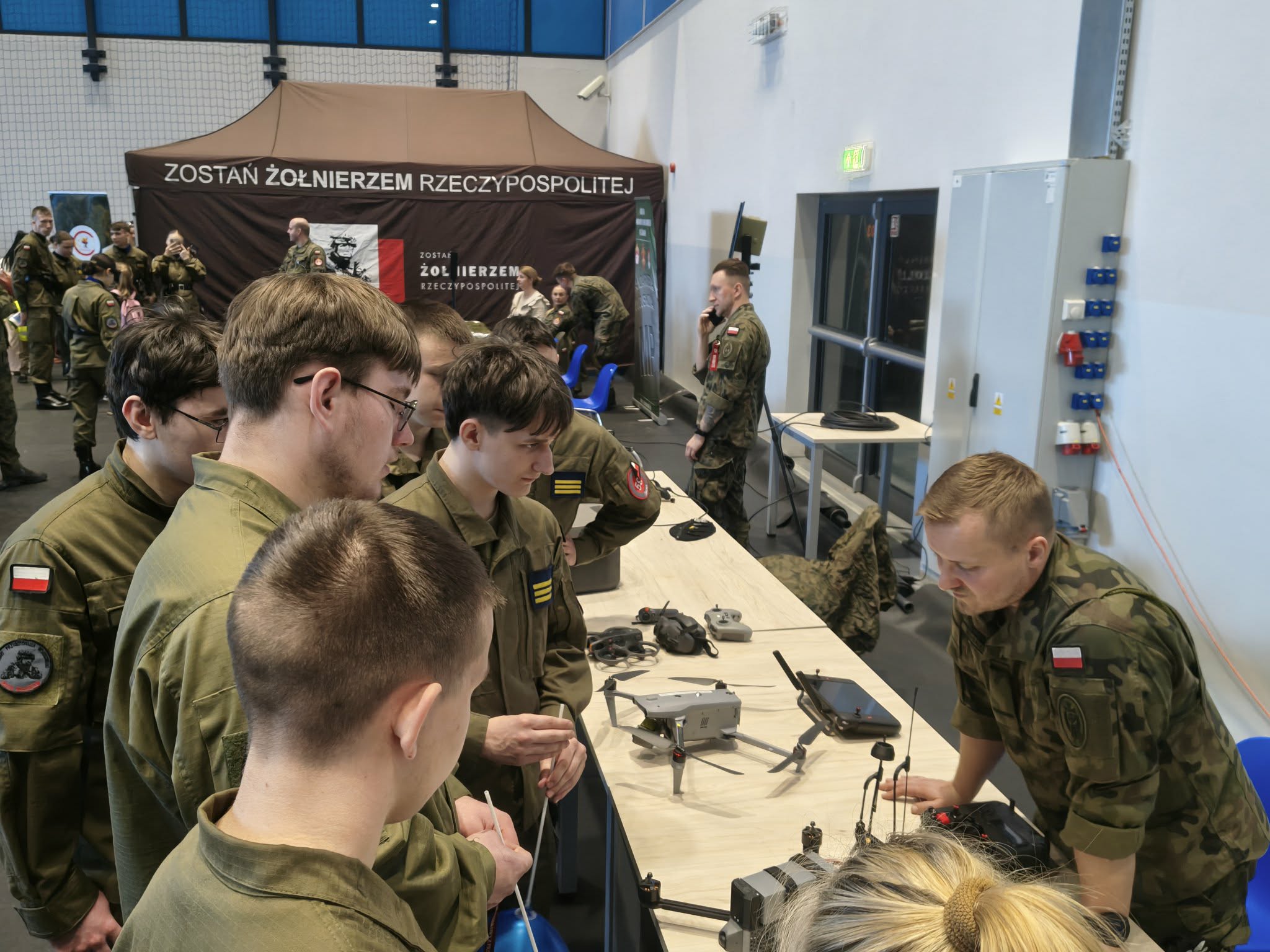 Udział uczniów klasy 3TLWB w Wojskowych Targach Służby i Pracy - zdjęcie 10