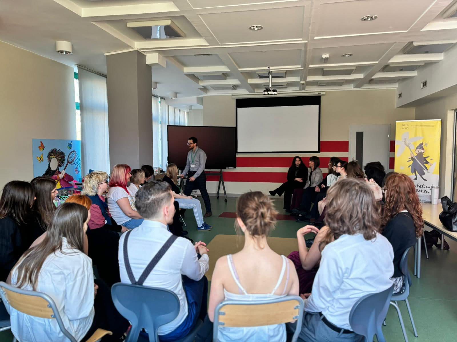 Wiktoria Szach reprezentantką Powiatu Żagańskiego w 71. Ogólnopolskim Konkursie Recytatorskim - zdjęcie 5