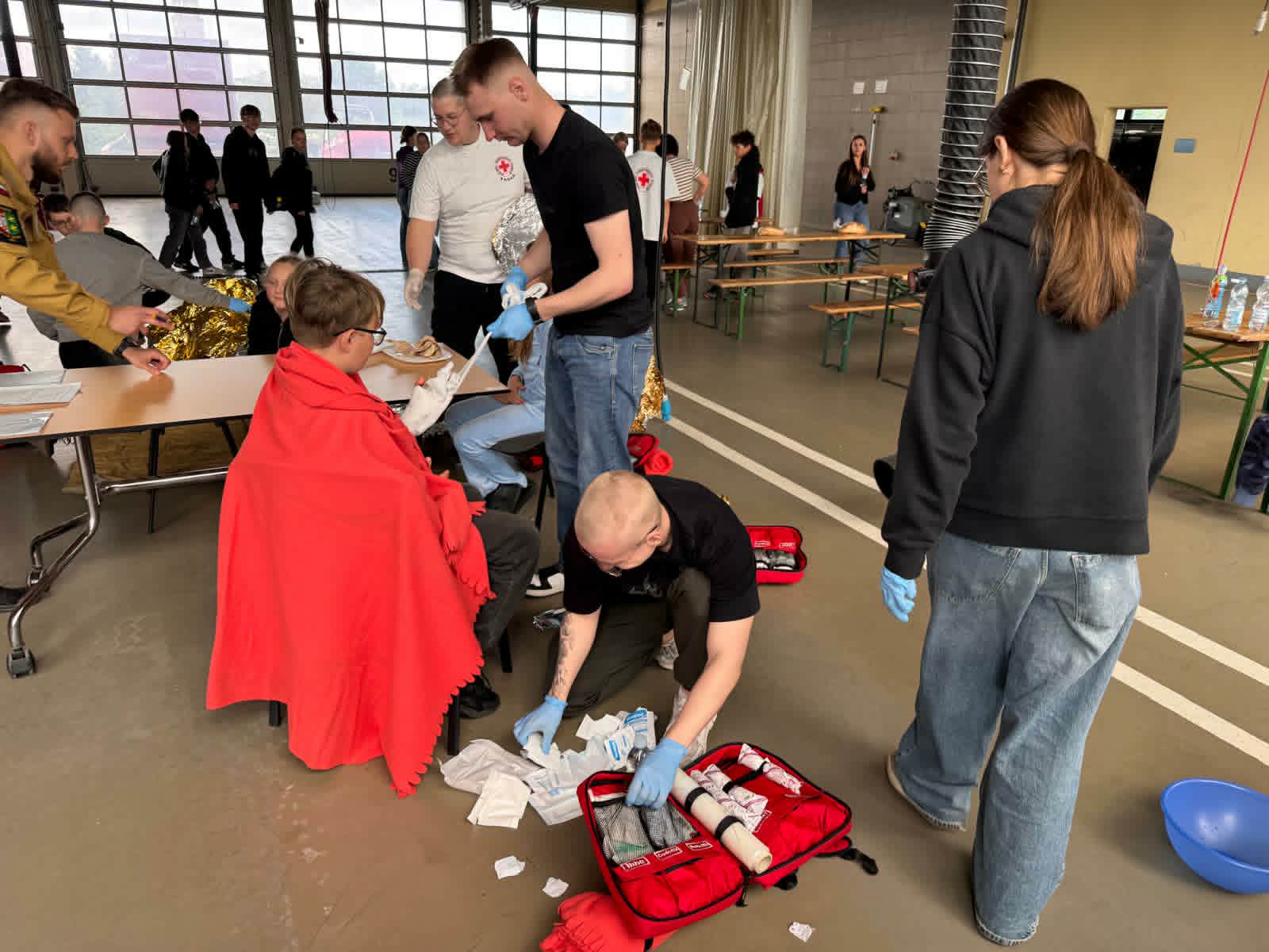 Wielki sukces naszych szkolnych ratowników z "59" - awans do zawodów wojewódzkich - zdjęcie 3